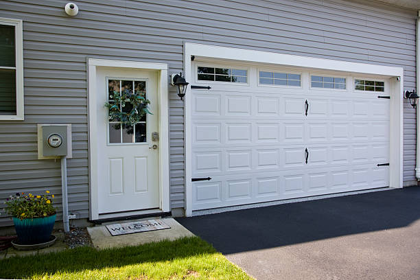 24/7 Emergency Garage Door Panel Replacement experts in Dryden, MI